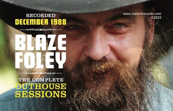 A picture of the USB Music Card, album art in the shape of a credit card